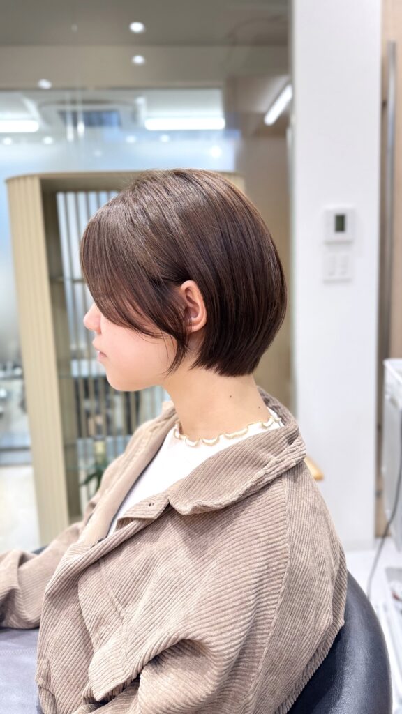 グレージュ　ショートボブ　カット後